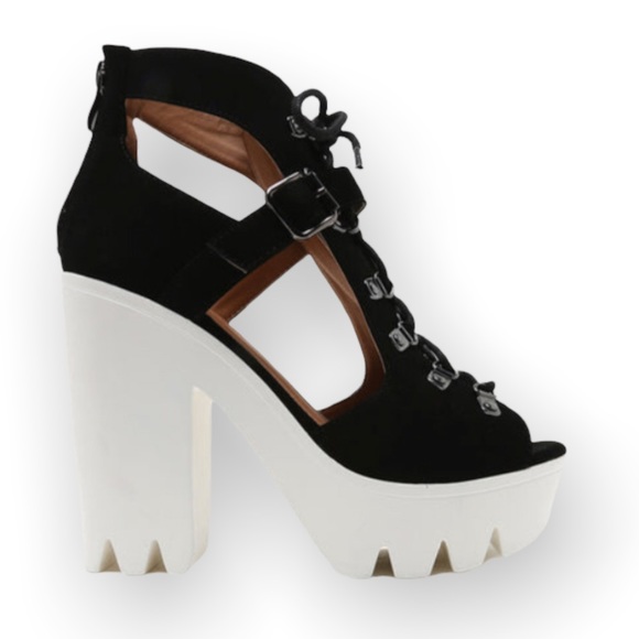 Qupid CRANK Black Lace Up Lug Sole Ultra Platform Bootie Heel Sandals - Picture 4 of 11